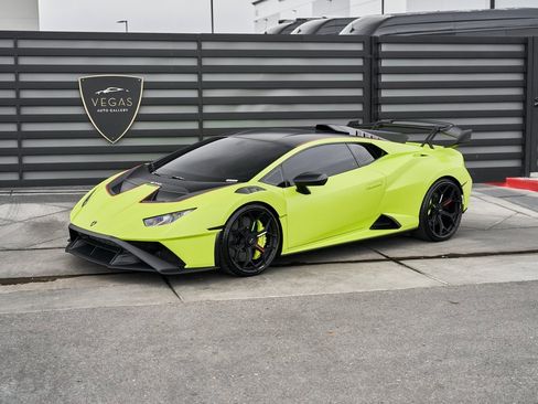 Used 2022 Lamborghini Huracan STO image 5