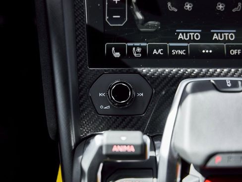 Used 2021 Lamborghini Urus AWD/4WD image 69