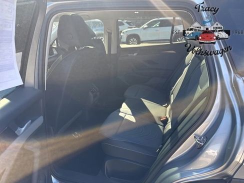 New 2025 Volkswagen Tiguan SE image 20