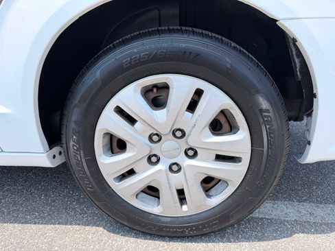 Used 2019 Dodge Grand Caravan SE w/ UConnect Hands-Free Group FWD image 38