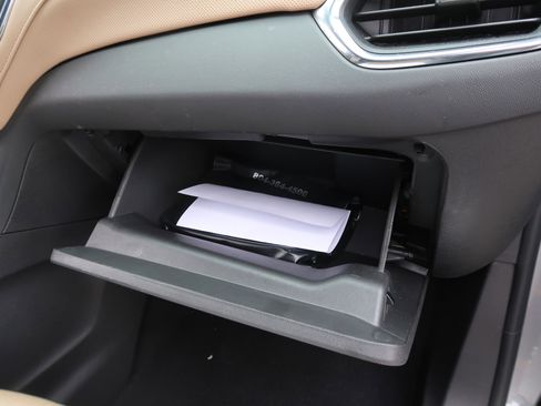 Used 2023 Chevrolet Equinox Premier image 44