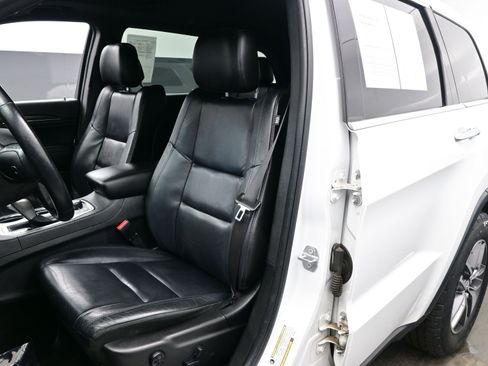 Used 2018 Jeep Grand Cherokee Limited image 12