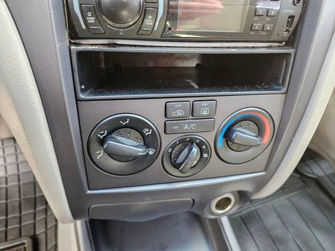 Used 2003 Hyundai Elantra GLS image 17