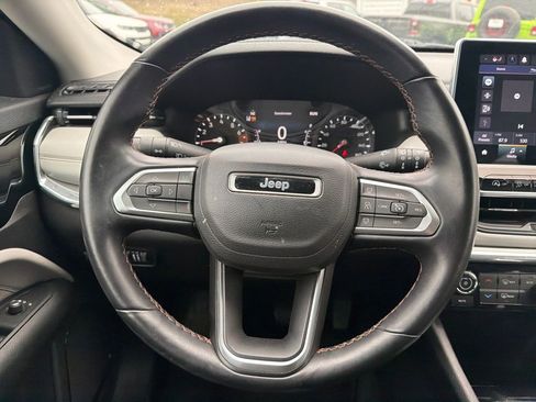 Certified 2022 Jeep Compass Limited image 17