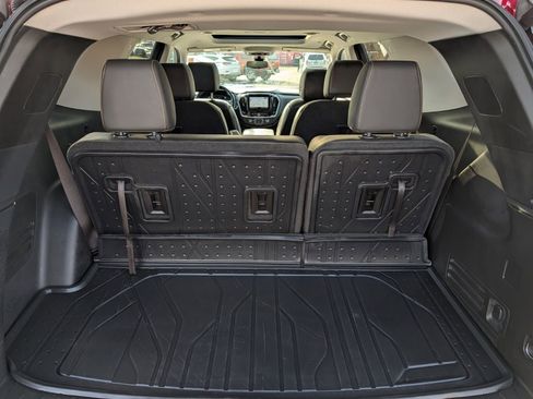 Certified 2021 Chevrolet Traverse LT w/ LT Premium Package image 26