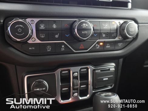 New 2026 Jeep Wrangler Unlimited Sahara AWD/4WD image 43