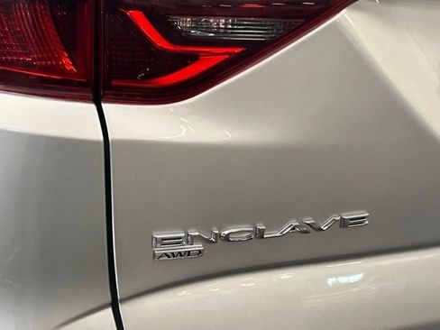 Used 2022 Buick Enclave Premium image 12