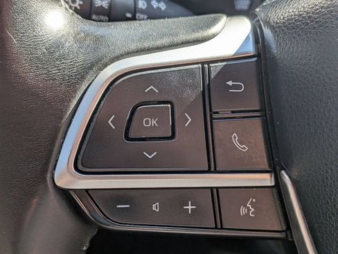 Used 2022 Toyota Highlander XLE AWD/4WD image 20