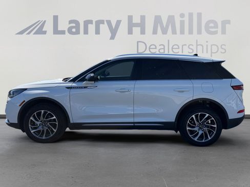 Used 2022 Lincoln Corsair FWD w/ Equipment Group 101A image 2