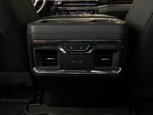 Used 2024 Chevrolet Silverado 1500 High Country w/ High Country Premium Package AWD/4WD image 15
