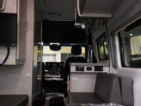 Used 2022 Mercedes-Benz Sprinter 144 Cargo image 27