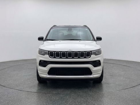 Used 2025 Jeep Compass Limited image 2