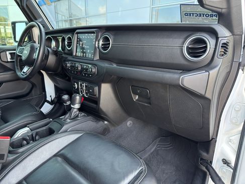 Used 2018 Jeep Wrangler Unlimited Sahara w/ Quick Order Package 24M Moab AWD/4WD image 35