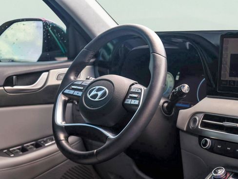 Used 2024 Hyundai Palisade SEL w/ Premium Package FWD image 11