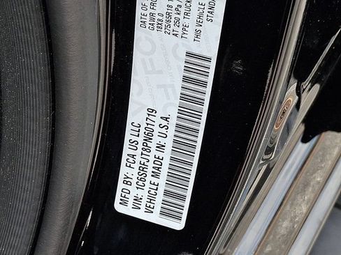 Used 2023 RAM 1500 Laramie AWD/4WD image 32