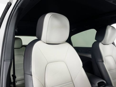 Certified 2024 Porsche Cayenne Coupe AWD/4WD image 39