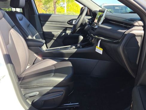 New 2026 Jeep Compass Limited w/ Limited Altitude Pack image 7