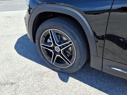 New 2026 Mercedes-Benz GLB 250 4MATIC image 9