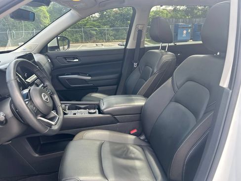 Certified 2024 Nissan Pathfinder SL AWD/4WD image 20