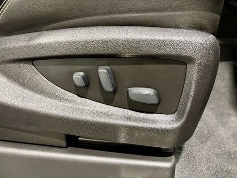 Used 2019 GMC Yukon XL Denali image 13