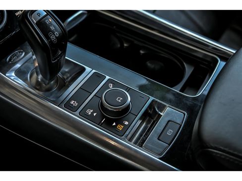 Used 2018 Land Rover Range Rover Sport HSE image 24
