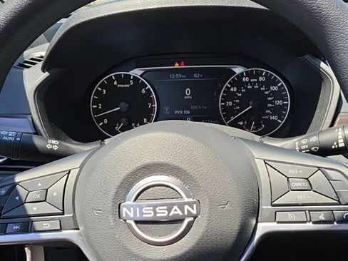 Used 2023 Nissan Altima 2.5 SV FWD image 18