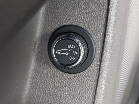 Used 2020 Chevrolet Traverse LT w/ LPO, Floor Liner Package image 20