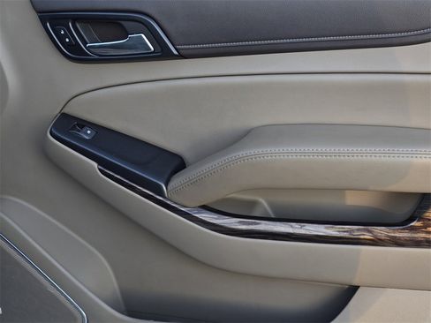 Used 2020 GMC Yukon SLT w/ Premium Edition image 41