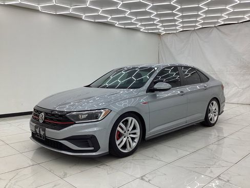 Used 2019 Volkswagen Jetta GLI image 6