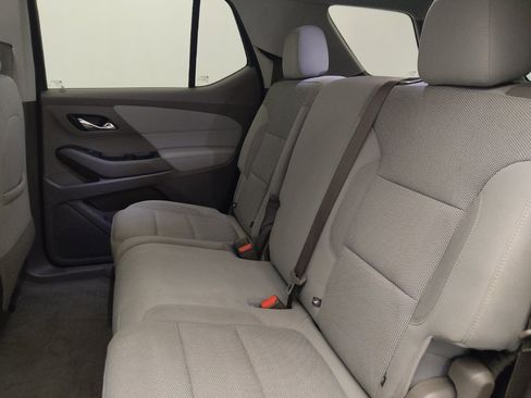 Used 2021 Chevrolet Traverse LT FWD image 18
