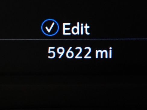 Used 2023 Cadillac XT4 Luxury w/ Cold Weather Package image 12