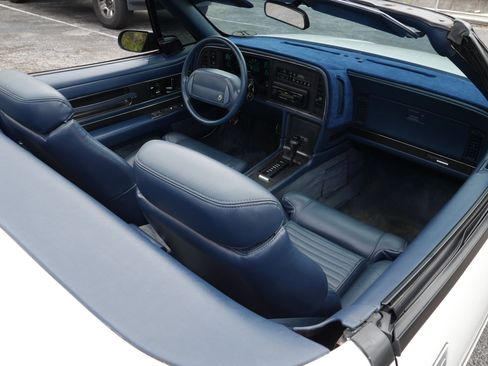 Used 1990 Buick Reatta Convertible image 63