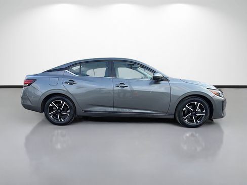 Used 2025 Nissan Sentra SV FWD image 2