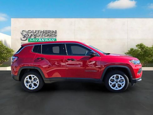 Used 2025 Jeep Compass Sport AWD/4WD image 6