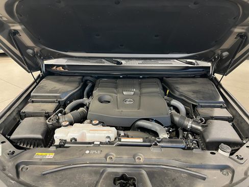 Used 2024 Lexus GX 550 w/ Accessory Package (31) image 45