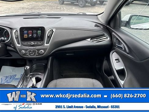 Used 2018 Chevrolet Malibu LT FWD image 37