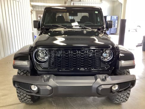 Used 2024 Jeep Gladiator Sport image 8
