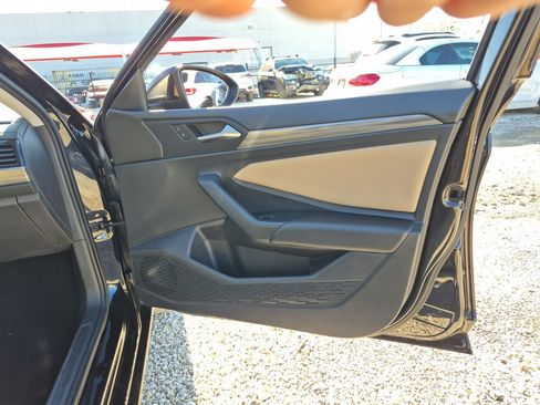 Used 2019 Volkswagen Jetta SEL FWD image 24