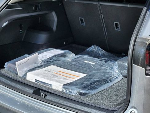 New 2026 Volkswagen Tiguan SE AWD/4WD image 30