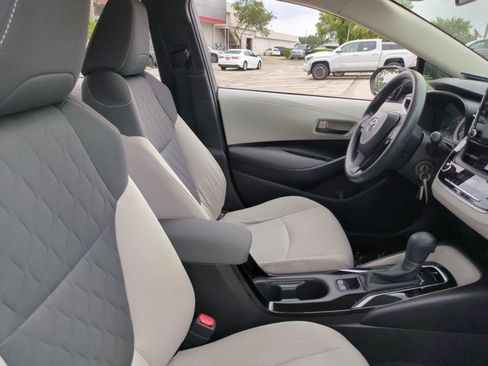 Certified 2022 Toyota Corolla LE FWD image 19