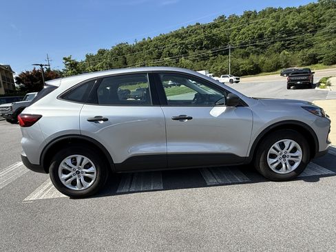 Used 2023 Ford Escape AWD image 4
