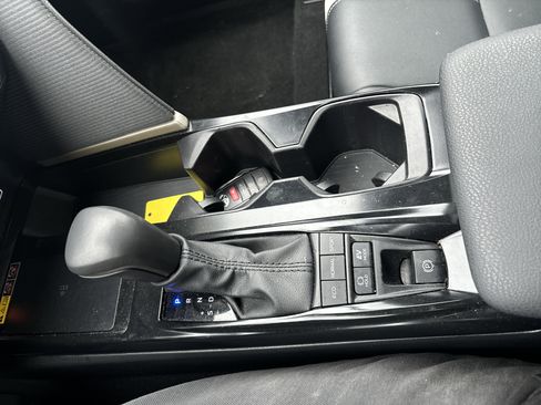 Used 2025 Toyota Camry SE image 24