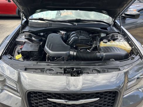 Used 2019 Chrysler 300 Touring w/ Sport Appearance Package RWD image 12