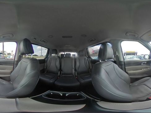 Used 2026 Kia Carnival FWD image 45