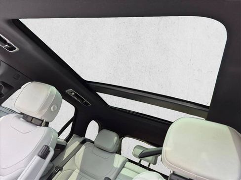 Certified 2025 Land Rover Range Rover Sport AWD/4WD image 15