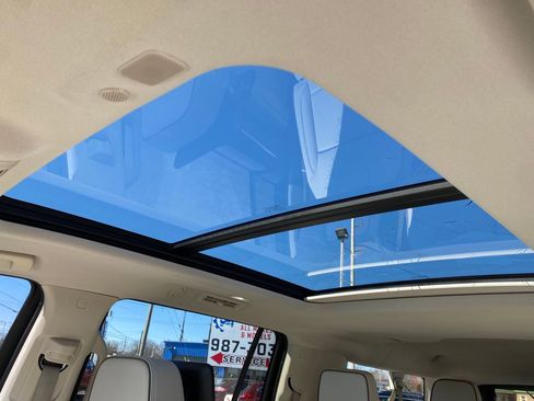 Used 2024 GMC Yukon XL Denali w/ Denali Reserve Package image 17