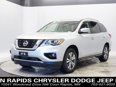 Used 2019 Nissan Pathfinder SL image 1