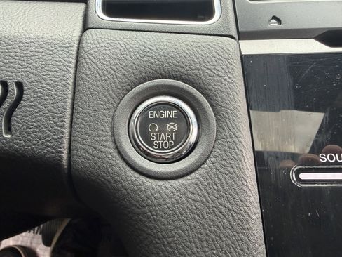 Used 2014 Ford Taurus Limited w/ Equipment Group 301A FWD image 40