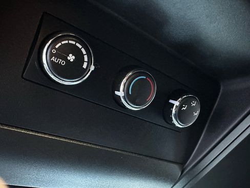 Used 2018 Dodge Grand Caravan GT image 26