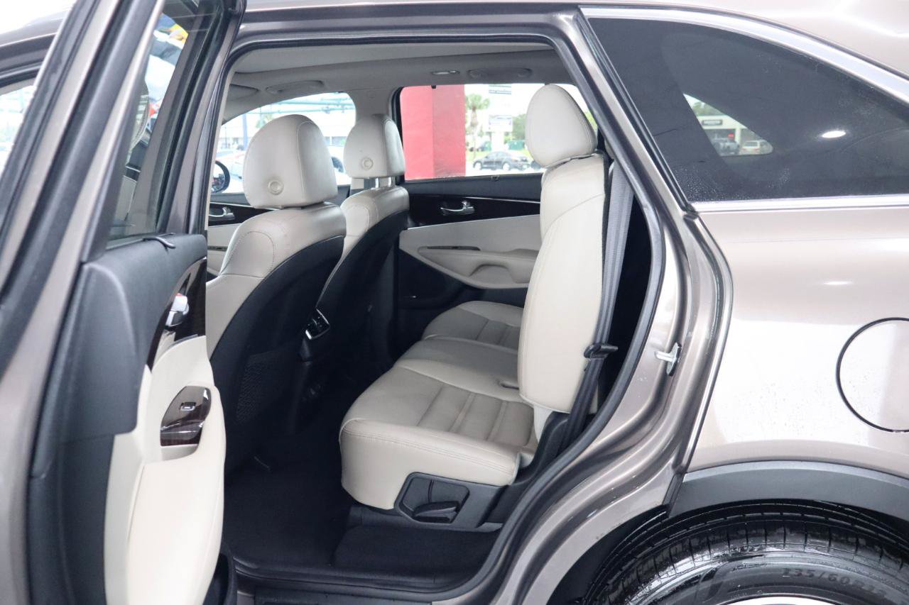 Used 2019 Kia Sorento EX w/ EX Touring Package FWD image 30